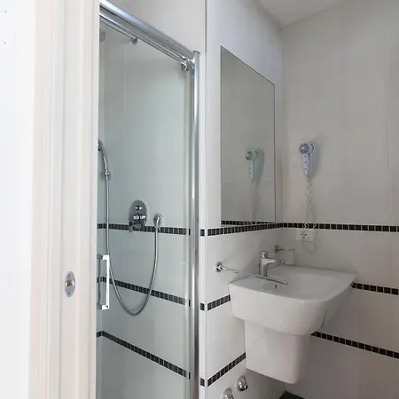 Hotel Primiana 2*